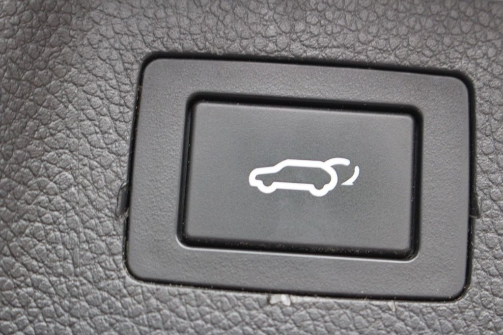 Used Hyundai Santa Fe 2015 for sale - 76698298: Photo 9