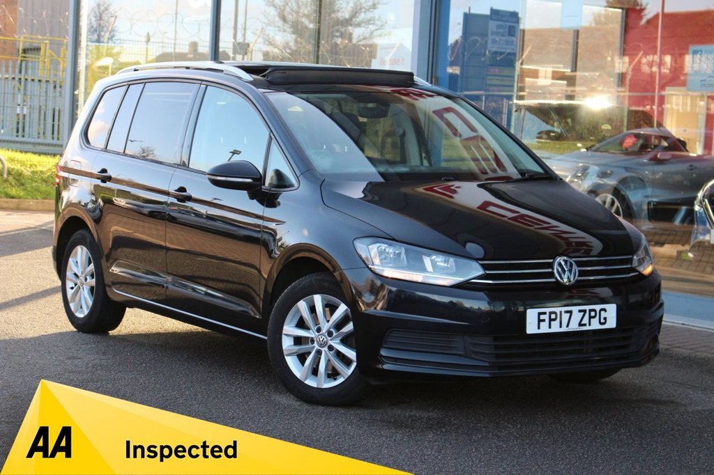 Used Volkswagen Touran 2017 for sale - 76768754: Photo 1