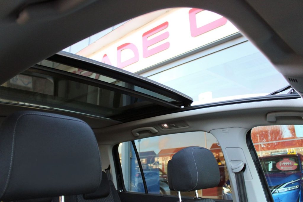 Used Volkswagen Touran 2017 for sale - 76768754: Photo 10