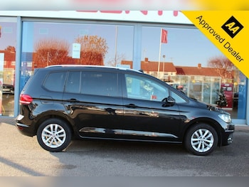 Used Volkswagen Touran 2017 for sale - 76768754: Photo