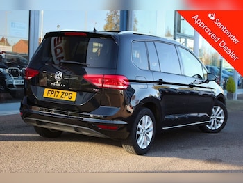 Used Volkswagen Touran 2017 for sale - 76768754: Photo