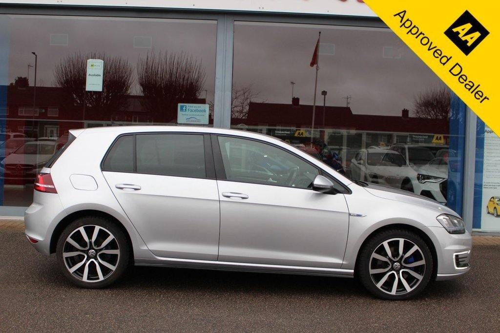 Used Volkswagen Golf 2015 for sale - 77632141: Photo 4