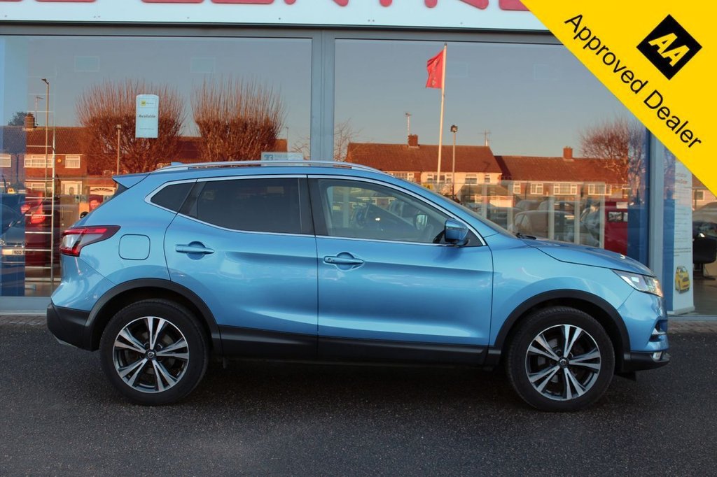 Used Nissan Qashqai 2017 for sale - 77096674: Photo 2