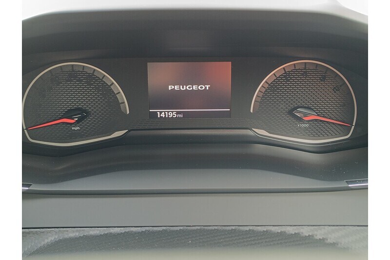 Used Peugeot 2008 2022 for sale - 76618221: Photo 25