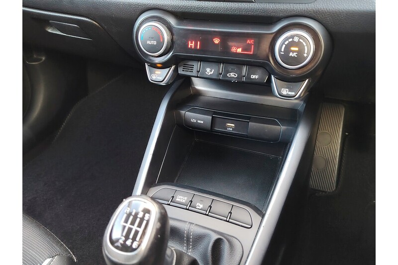 Used Kia Stonic 2022 for sale - 76626876: Photo 35