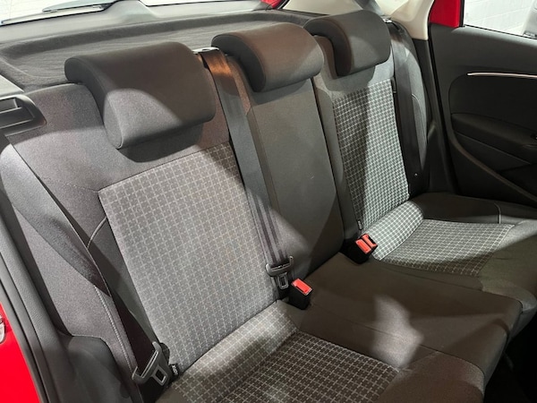 Used Volkswagen Polo 2014 for sale - 76210288: Photo 19