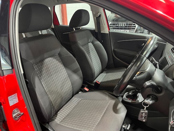 Used Volkswagen Polo 2014 for sale - 76210288: Photo 21