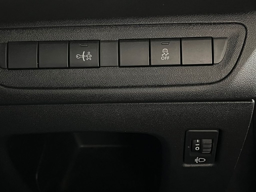 Used Peugeot 208 2016 for sale - 76323575: Photo 28