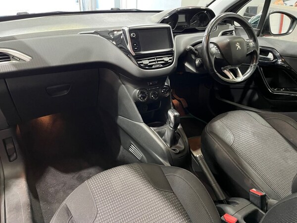 Used Peugeot 208 2016 for sale - 76056970: Photo 18