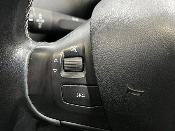 Used Peugeot 208 2016 for sale - 76056970: Photo 22