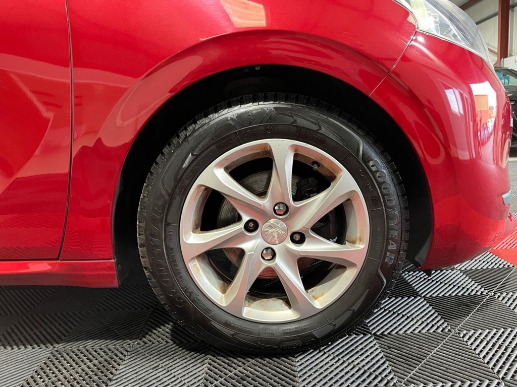 Used Peugeot 208 2015 for sale - 76356990: Photo 11