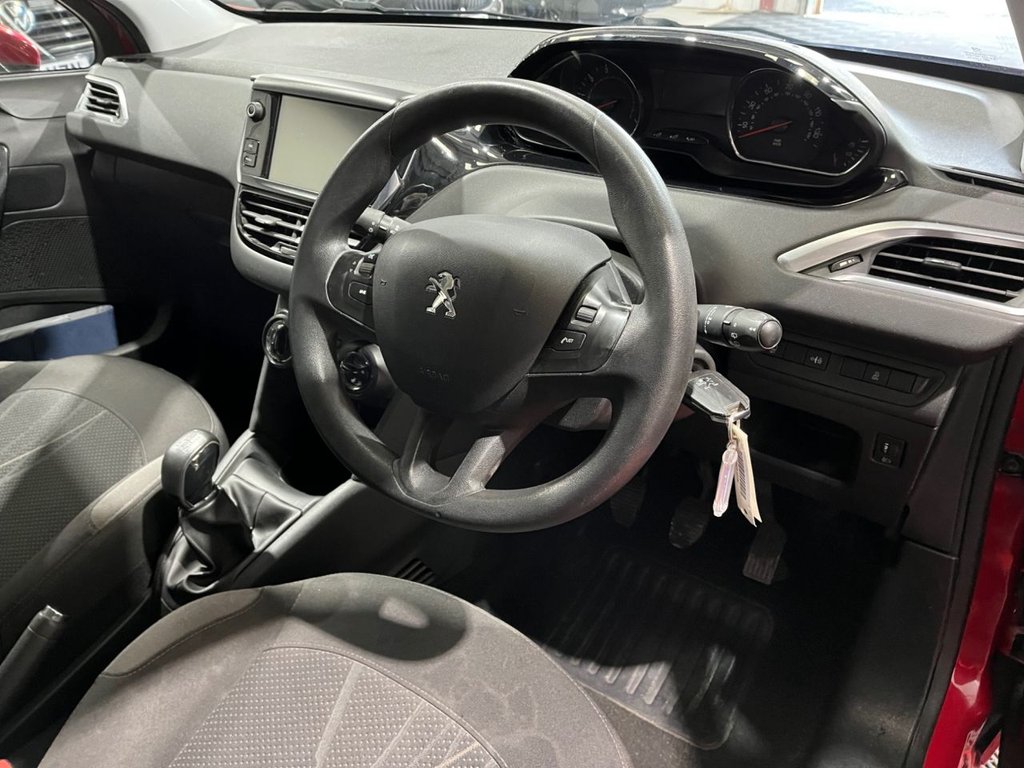 Used Peugeot 208 2015 for sale - 76356990: Photo 15