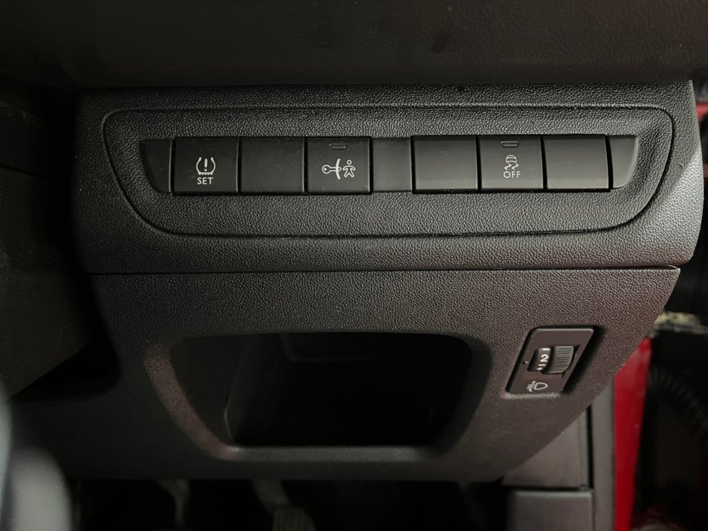 Used Peugeot 208 2015 for sale - 76356990: Photo 25