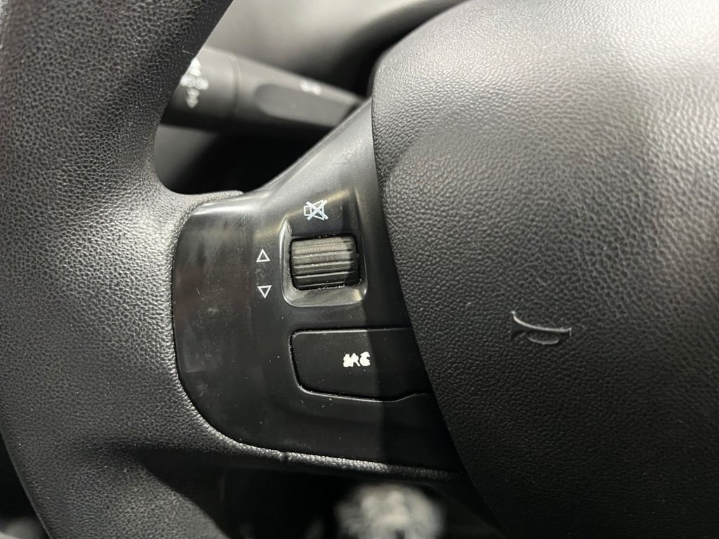 Used Peugeot 208 2015 for sale - 76356990: Photo 28