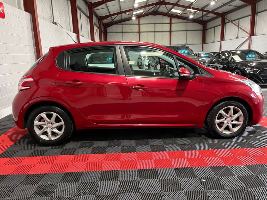Used Peugeot 208 2015 for sale - 76356990: Photo 8