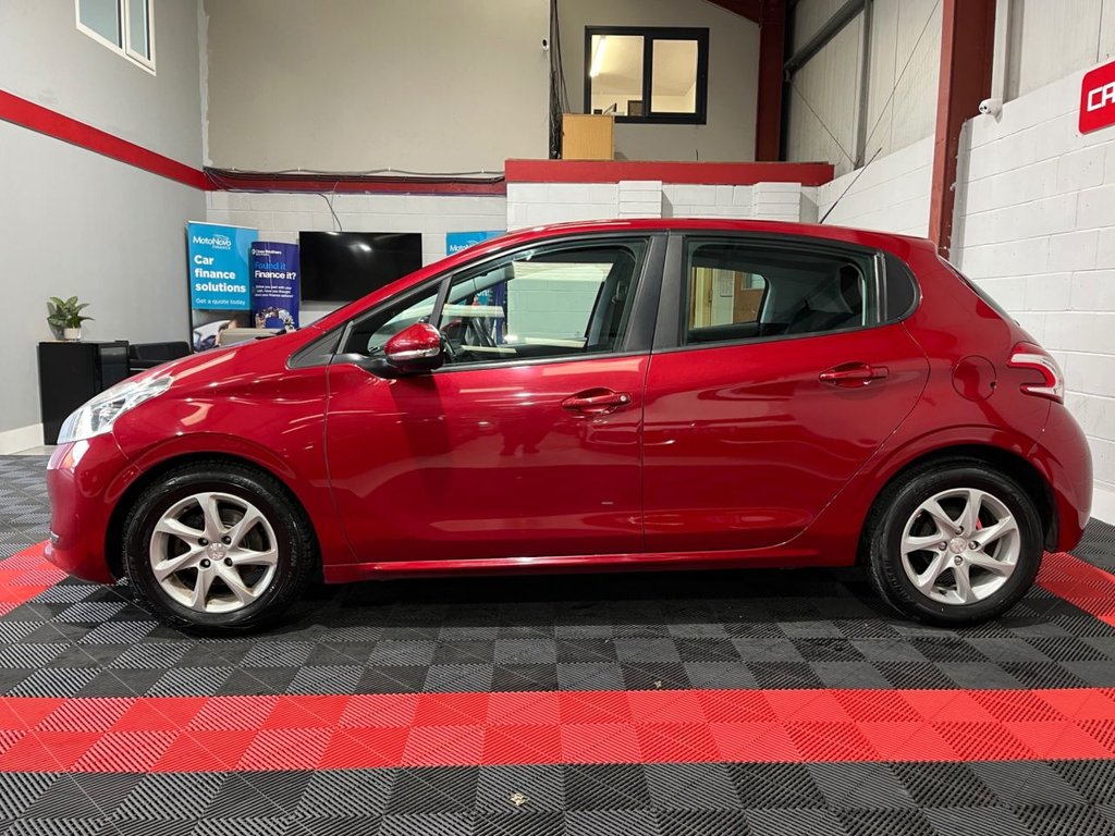 Used Peugeot 208 2015 for sale - 76356990: Photo 9
