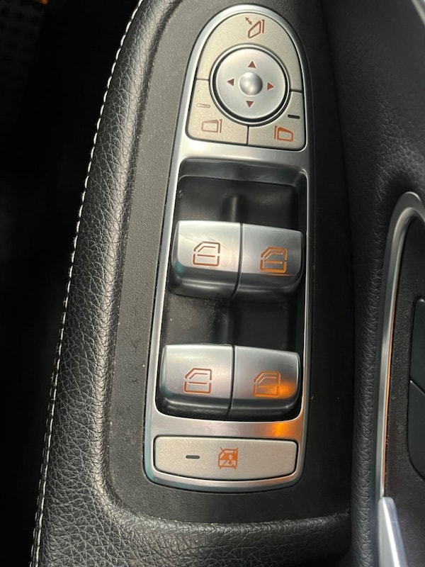 Used Mercedes-Benz C Class 2015 for sale - 75728316: Photo 34