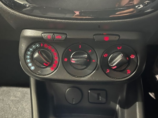 Used Vauxhall Corsa 2016 for sale - 76203163: Photo 25