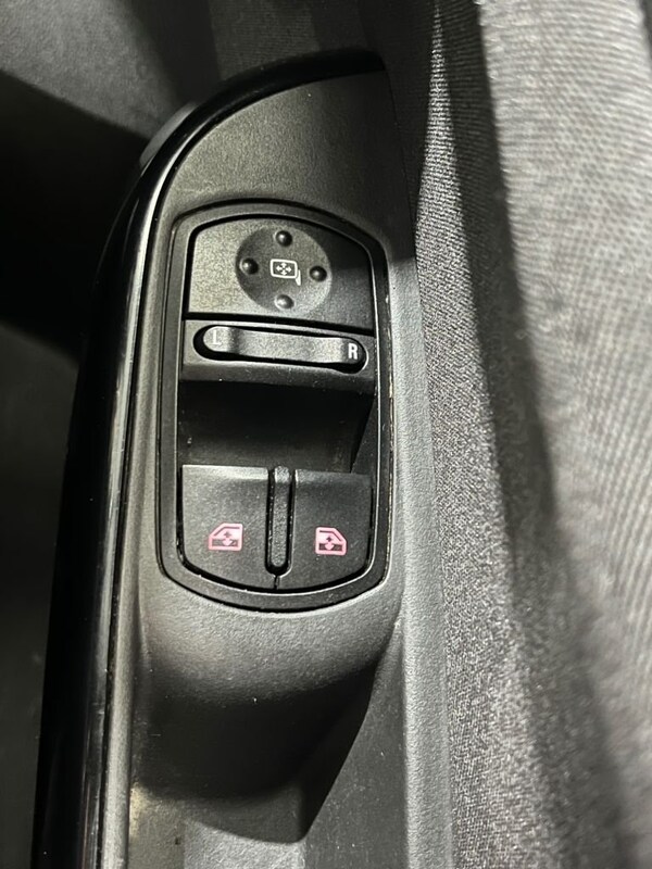 Used Vauxhall Corsa 2016 for sale - 76203163: Photo 27