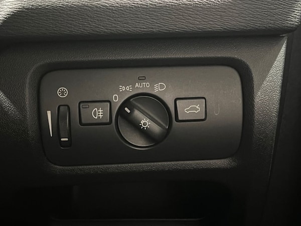 Used Volvo V40 2015 for sale - 76267118: Photo 22