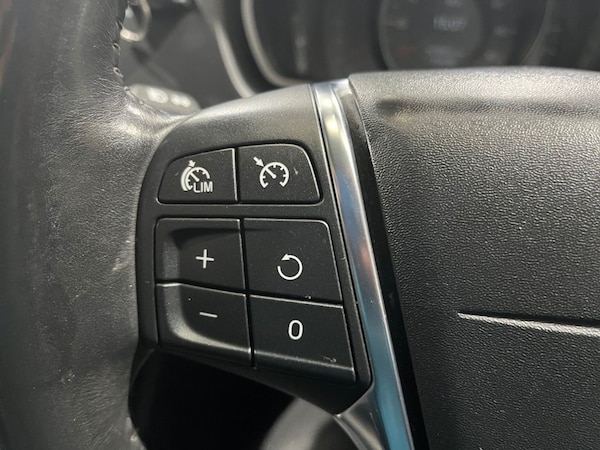 Used Volvo V40 2015 for sale - 76267118: Photo 26