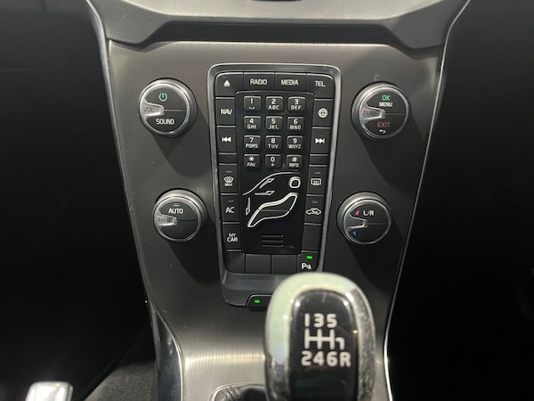 Used Volvo V40 2015 for sale - 76267118: Photo 28