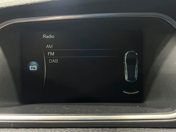 Used Volvo V40 2015 for sale - 76267118: Photo 42