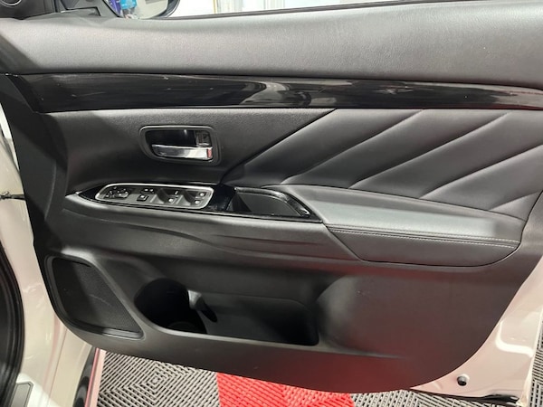 Used Mitsubishi Outlander 2018 for sale - 76210502: Photo 15