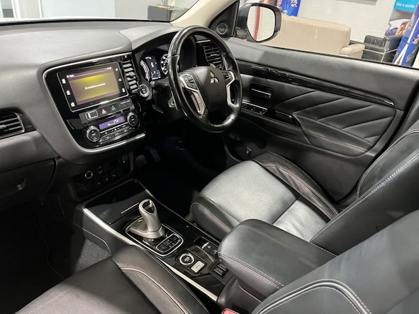 Used Mitsubishi Outlander 2018 for sale - 76210502: Photo 21