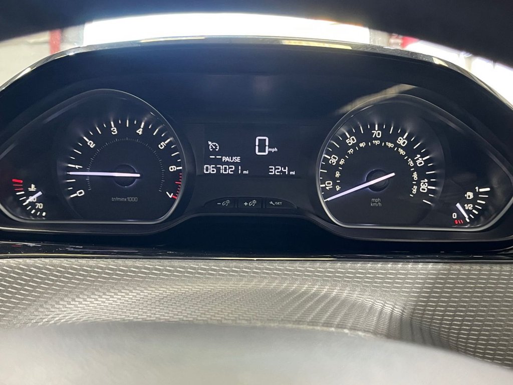 Used Peugeot 208 2016 for sale - 76345151: Photo 28