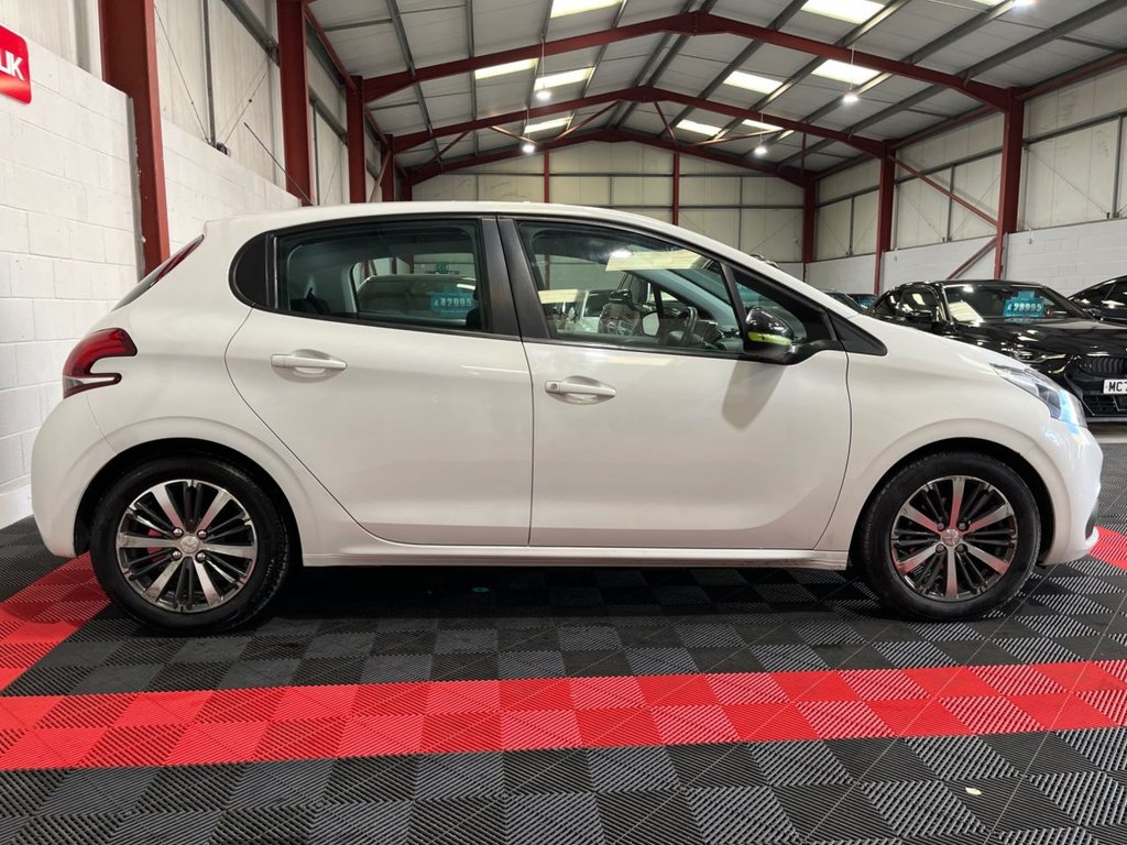 Used Peugeot 208 2016 for sale - 76345151: Photo 8