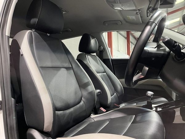 Used Kia Stonic 2019 for sale - 76236222: Photo 14