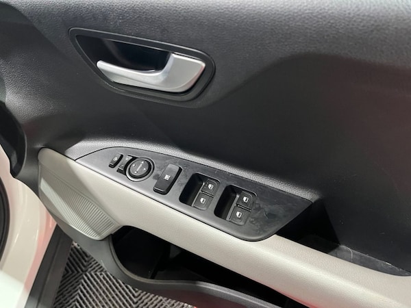 Used Kia Stonic 2019 for sale - 76236222: Photo 22