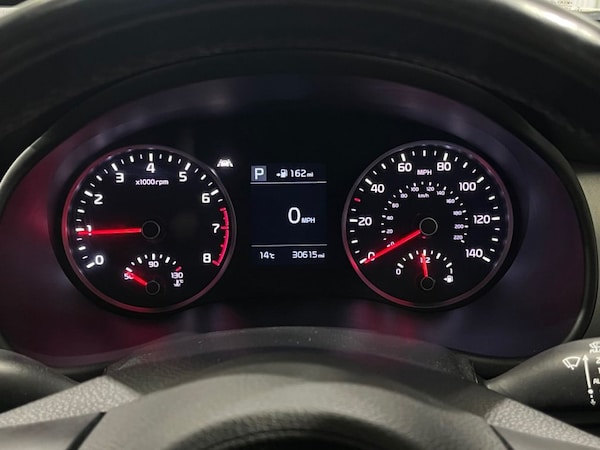 Used Kia Stonic 2019 for sale - 76236222: Photo 28
