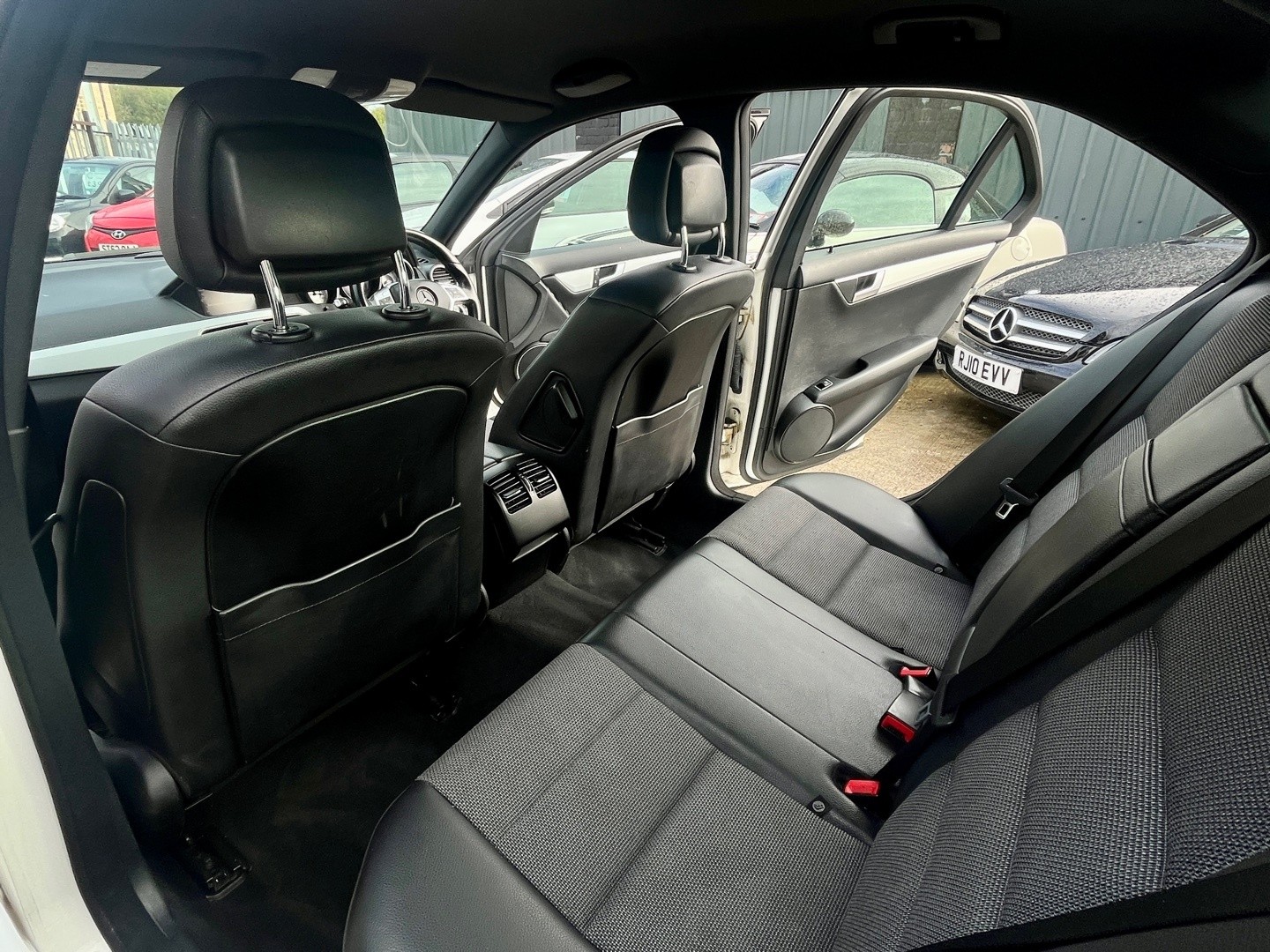 Used Mercedes-Benz C Class 2013 for sale - 76242911: Photo 17