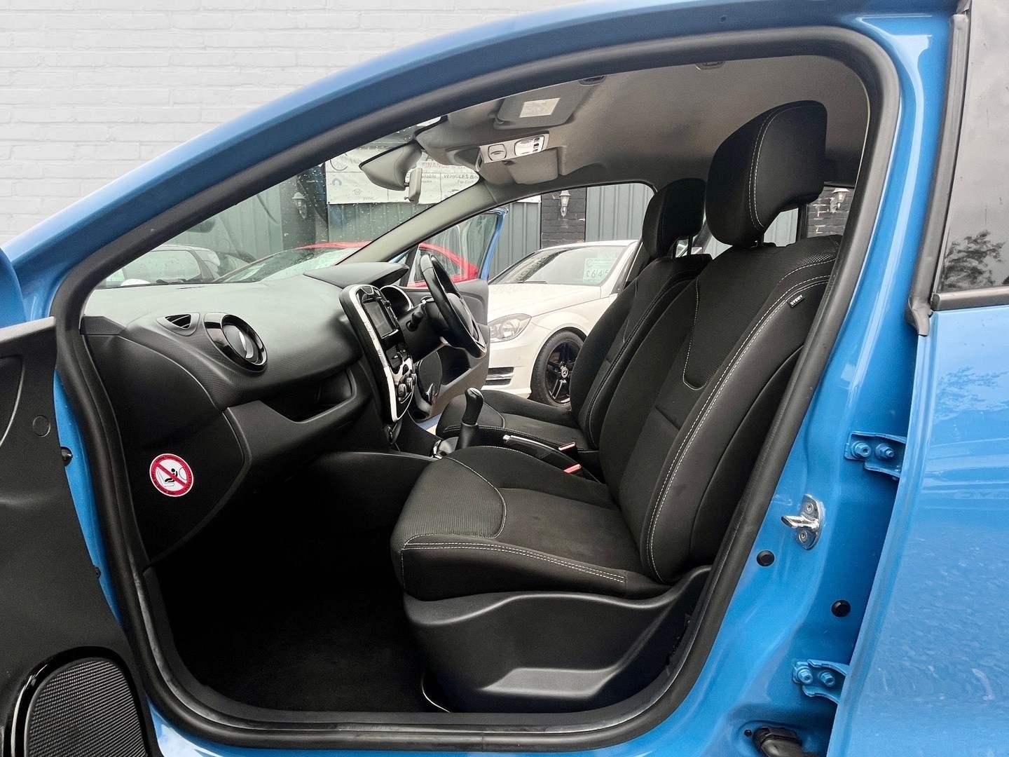 Used Renault Clio 2016 for sale - 76418404: Photo 14