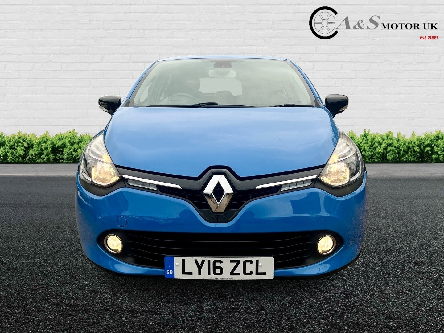 Used Renault Clio 2016 for sale - 76418404: Photo 2