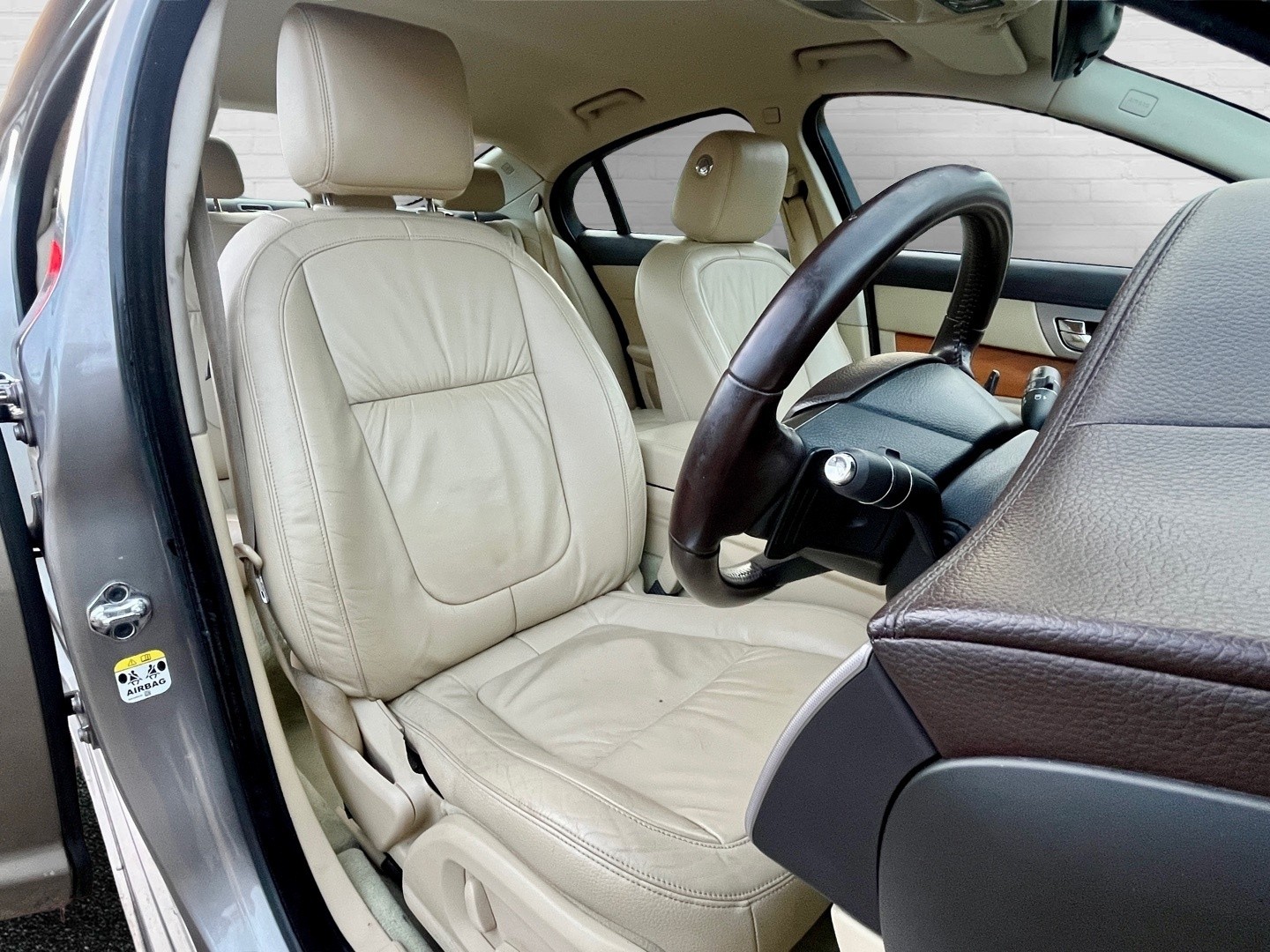 Used Jaguar XF 2010 for sale - 76762167: Photo 12