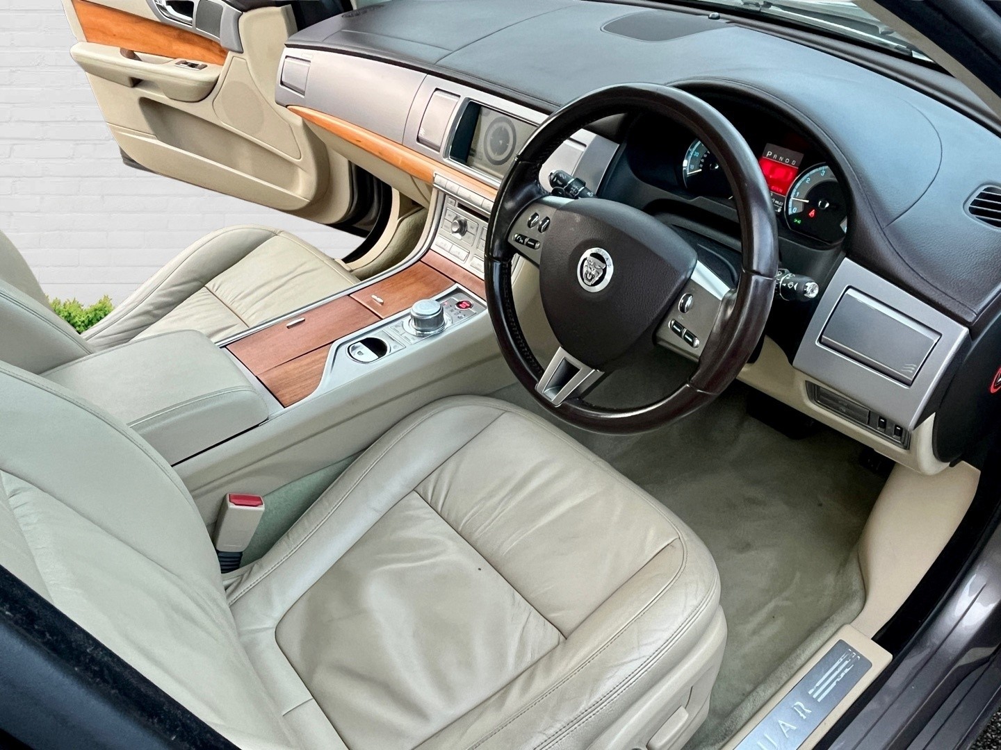 Used Jaguar XF 2010 for sale - 76762167: Photo 13