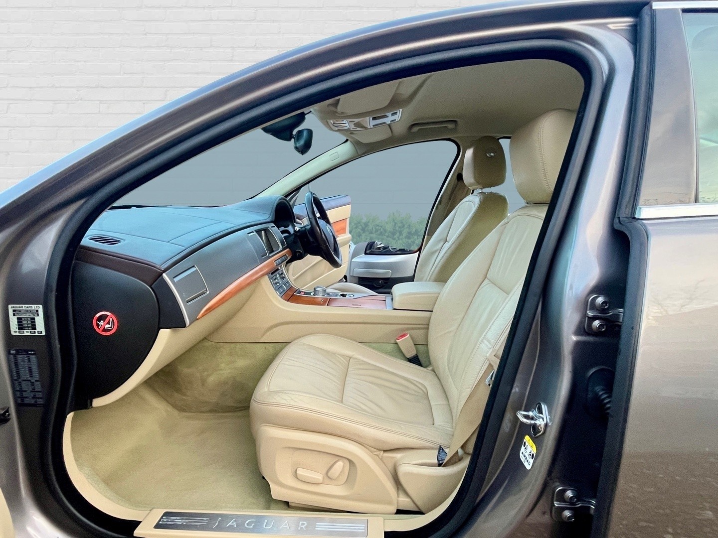 Used Jaguar XF 2010 for sale - 76762167: Photo 14