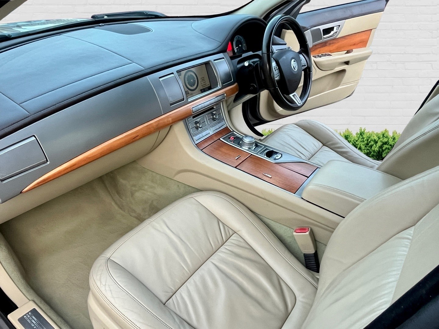 Used Jaguar XF 2010 for sale - 76762167: Photo 15