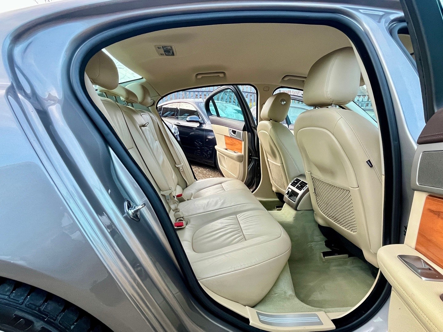 Used Jaguar XF 2010 for sale - 76762167: Photo 16