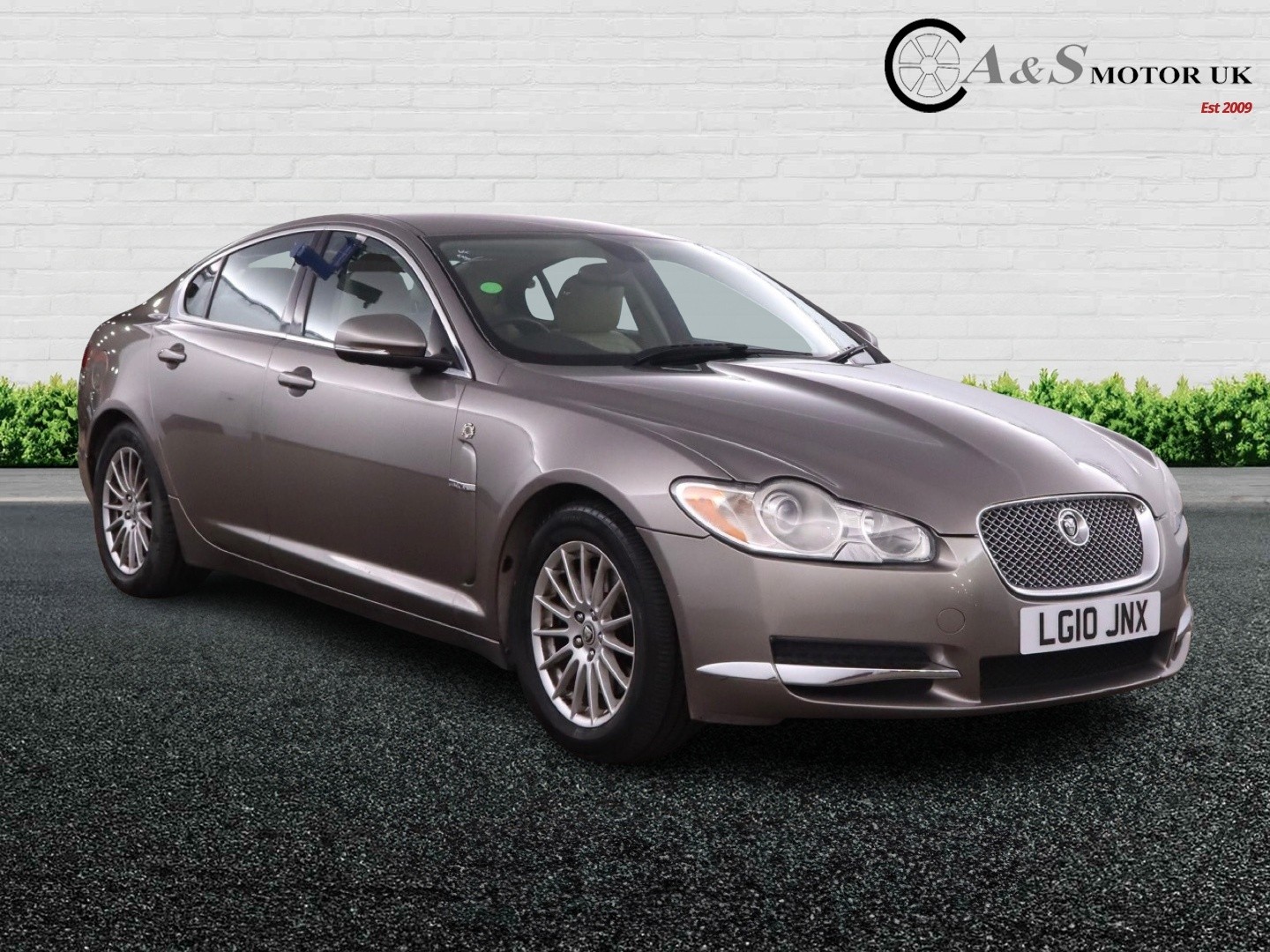 Used Jaguar XF 2010 for sale - 76762167: Photo 2