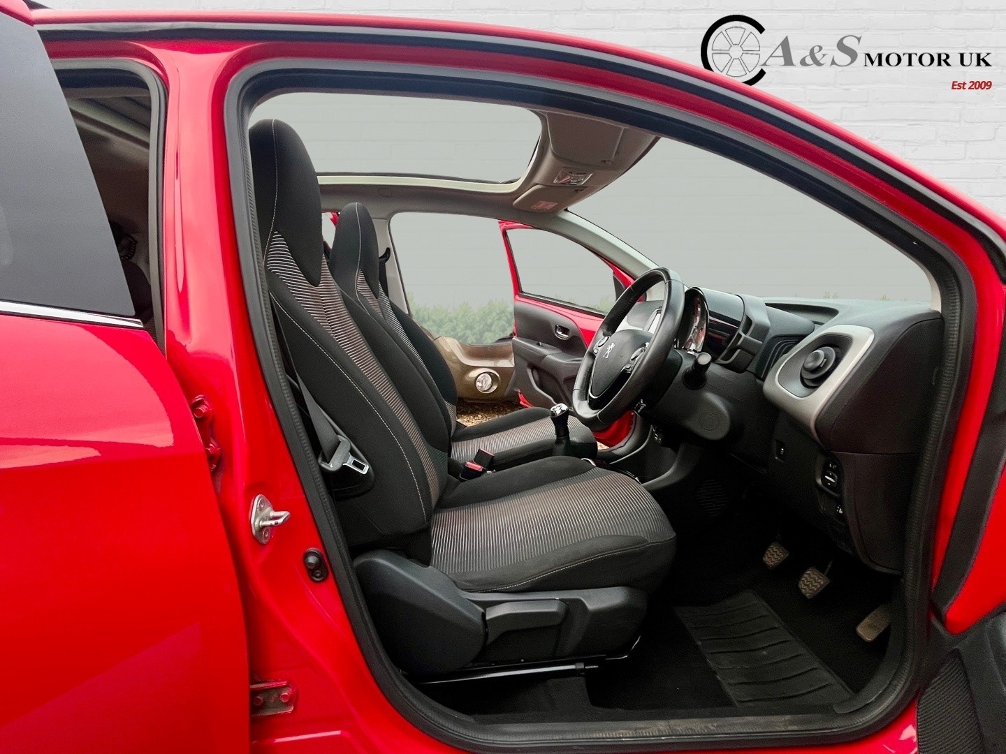 Used Peugeot 108 2015 for sale - 76748251: Photo 12