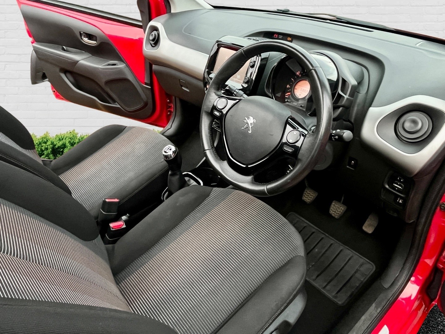 Used Peugeot 108 2015 for sale - 76748251: Photo 13