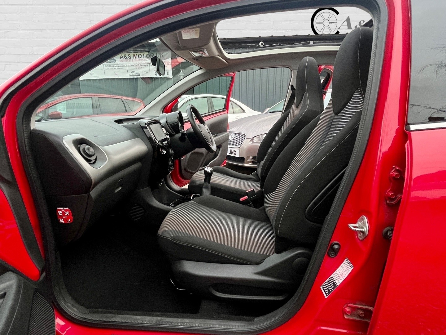 Used Peugeot 108 2015 for sale - 76748251: Photo 15