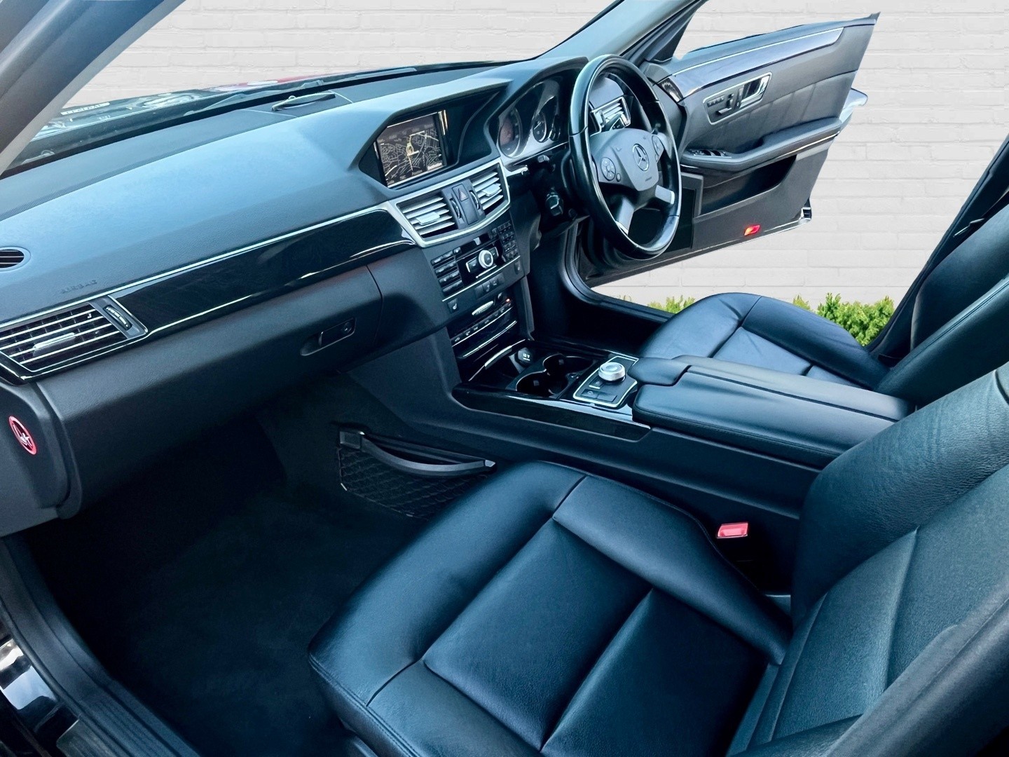 Used Mercedes-Benz E Class 2010 for sale - 76769813: Photo 15