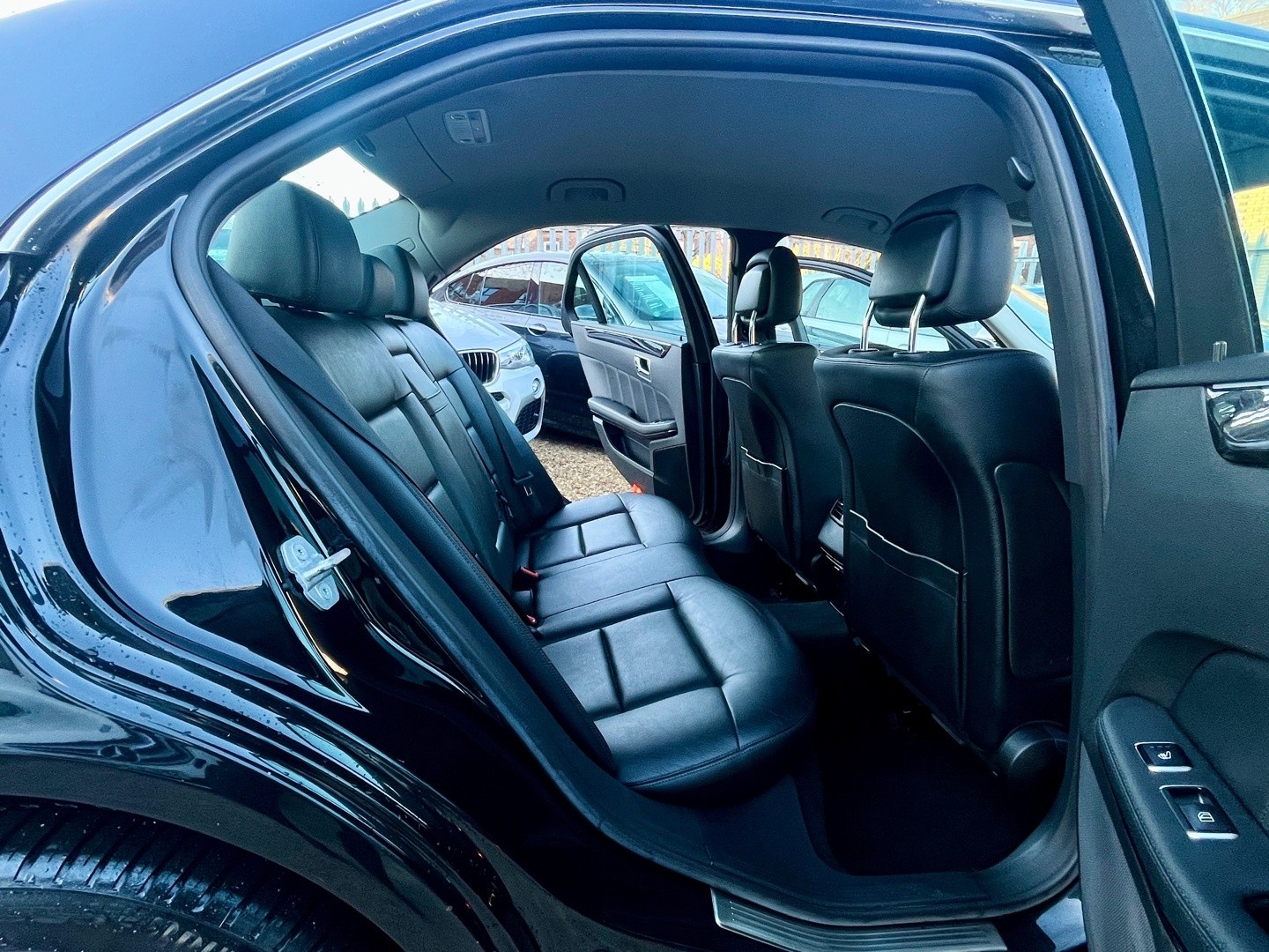 Used Mercedes-Benz E Class 2010 for sale - 76769813: Photo 16