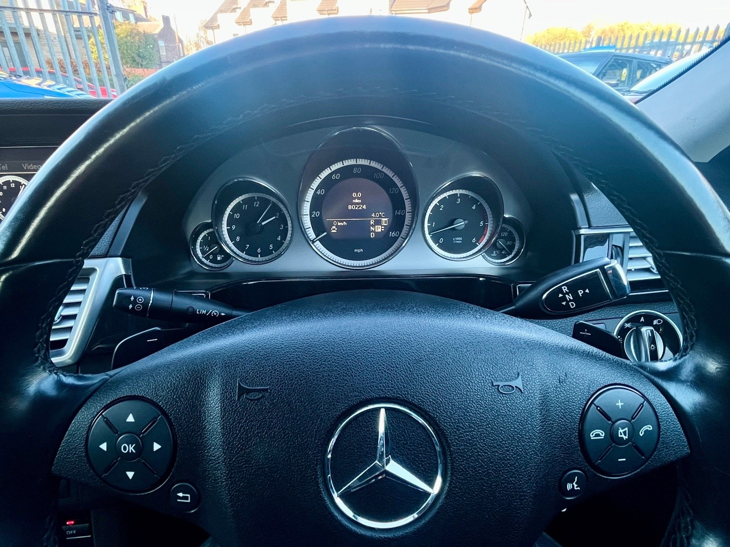 Used Mercedes-Benz E Class 2010 for sale - 76769813: Photo 8