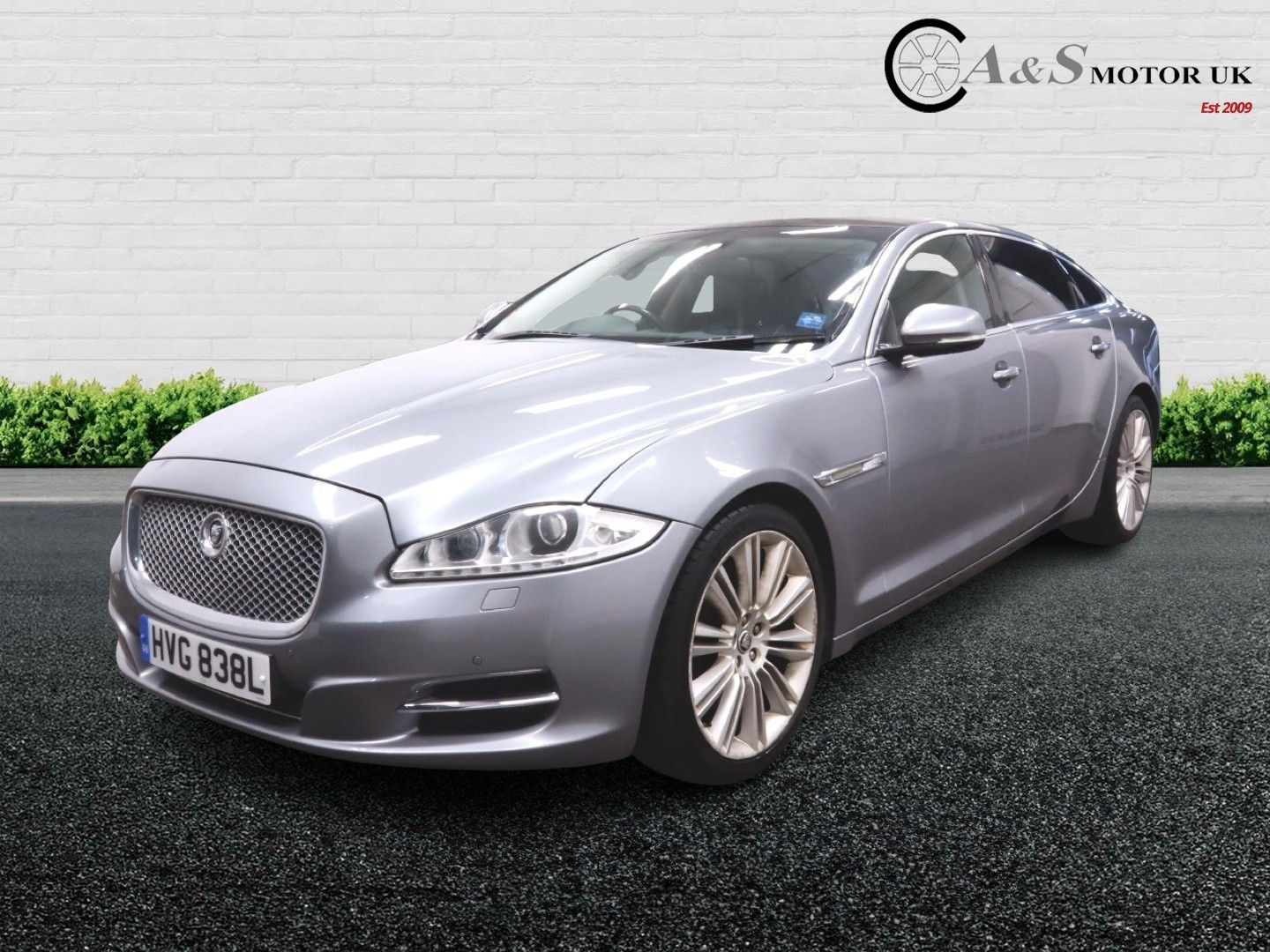 Used Jaguar XJ for sale - 76631480: Photo 1